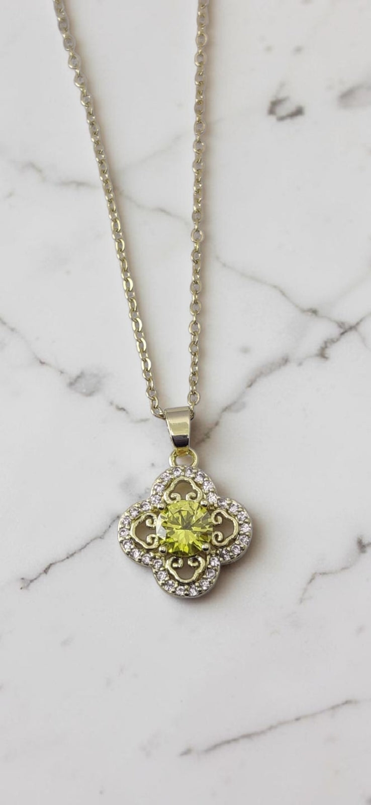 Clover Radiance Pendant Necklace