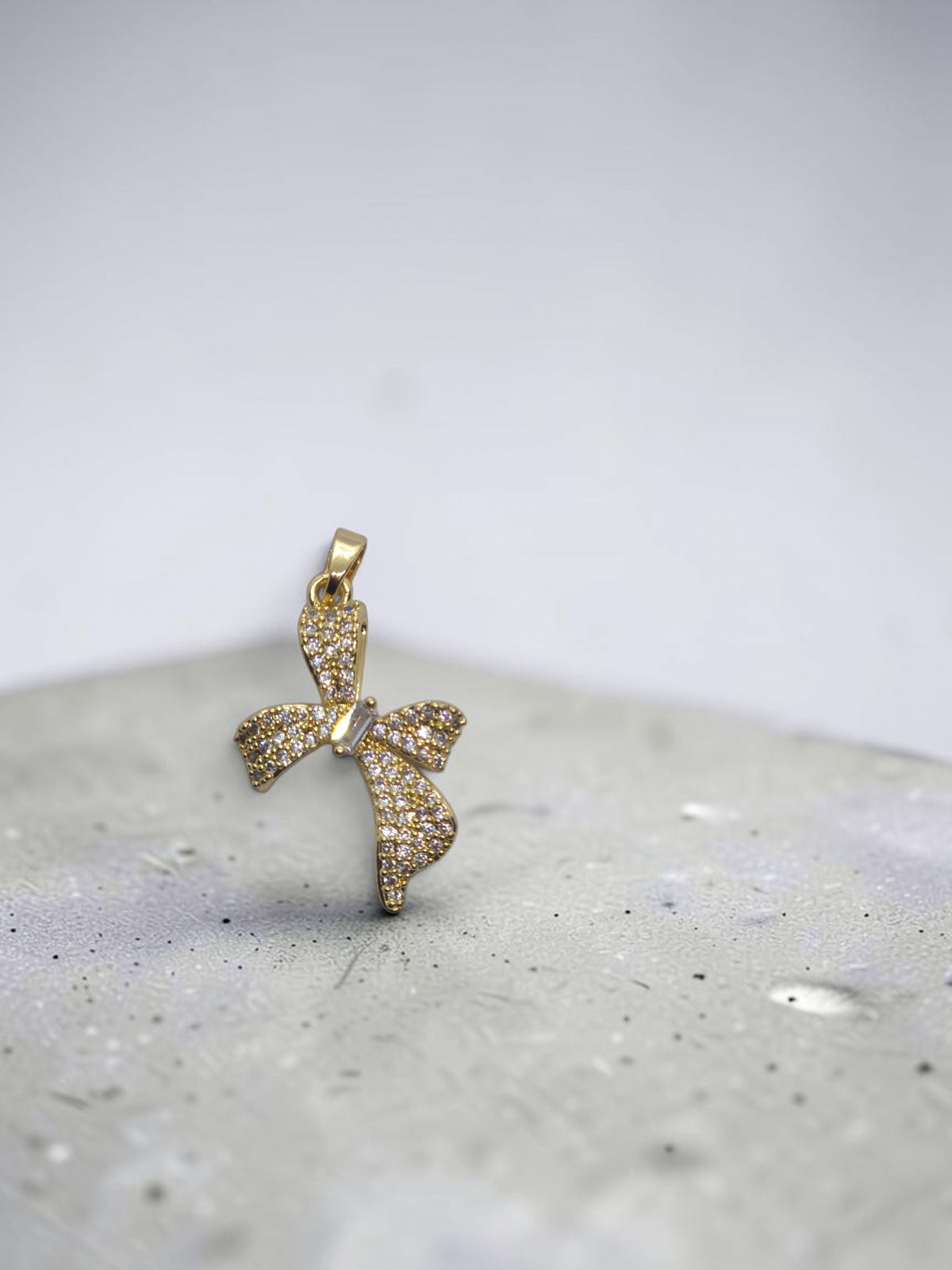 Twinkle Bow Pendant