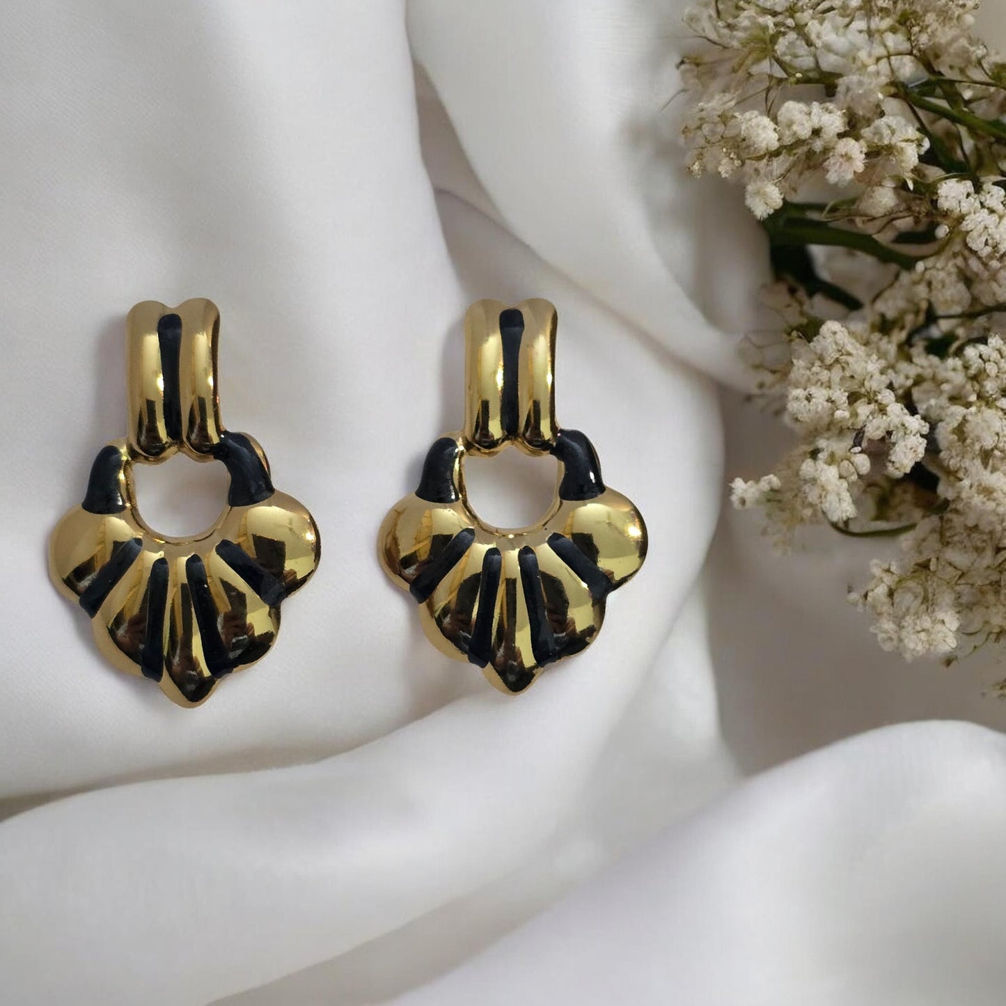 Noir Bloom Drop Earrings