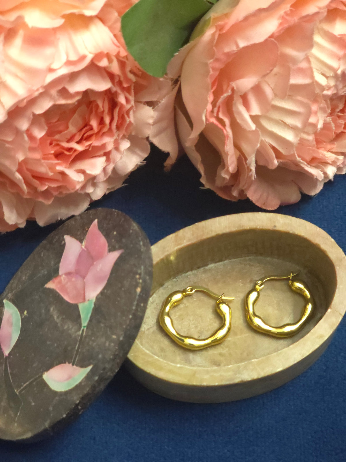 Sculpted Gold Hoops