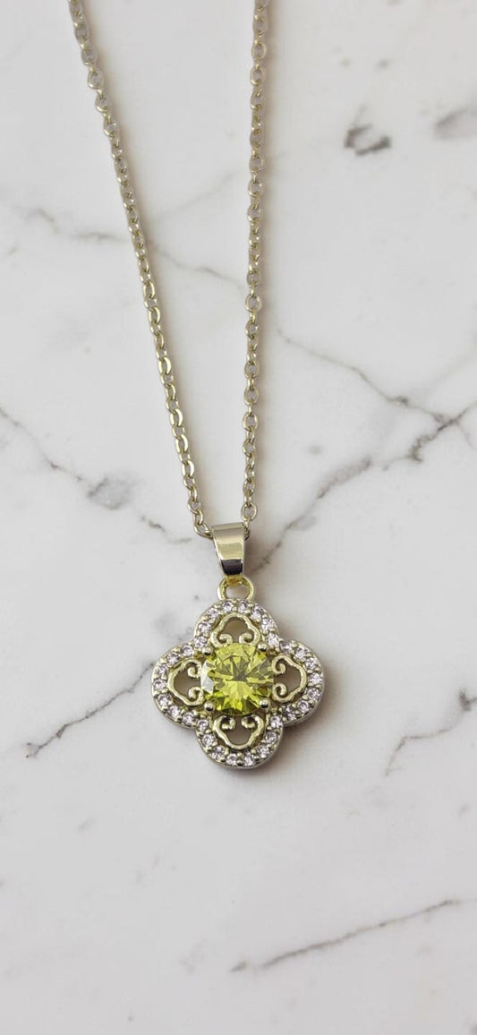 Clover Radiance Pendant Necklace